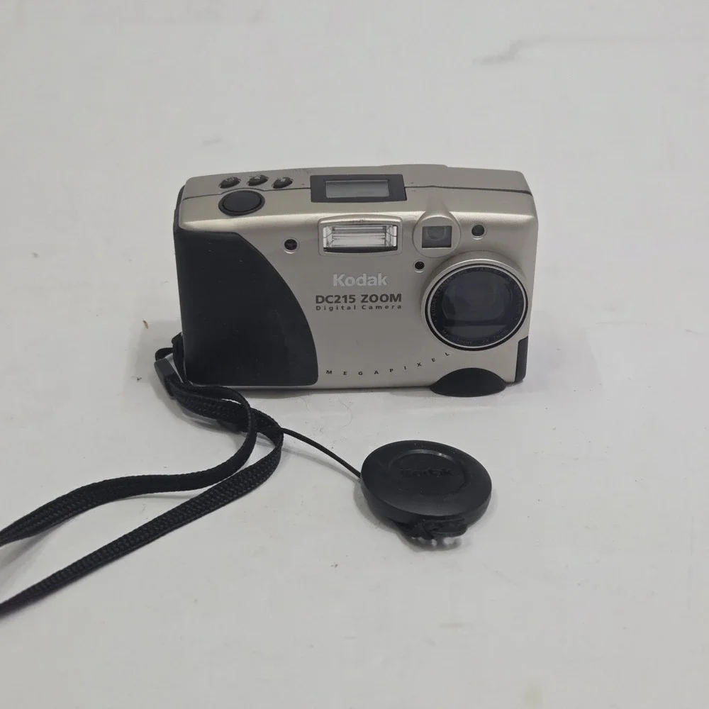Vintage Kodak DC215 Zoom 1.0MP Digital Camera Silver Champagne Tested Works